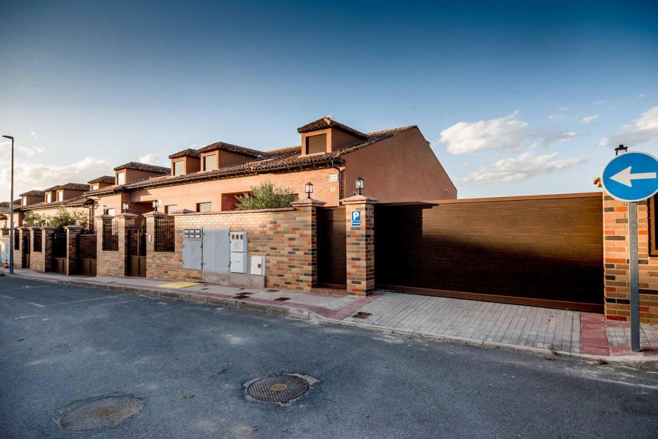 Apartamentos Al Paso De Toledo, Puy Du Fou A 10Km Burguillos de Toledo ภายนอก รูปภาพ